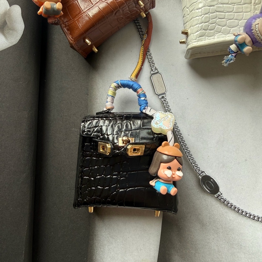 Mini Leather BK AirPods H Bag Miniature